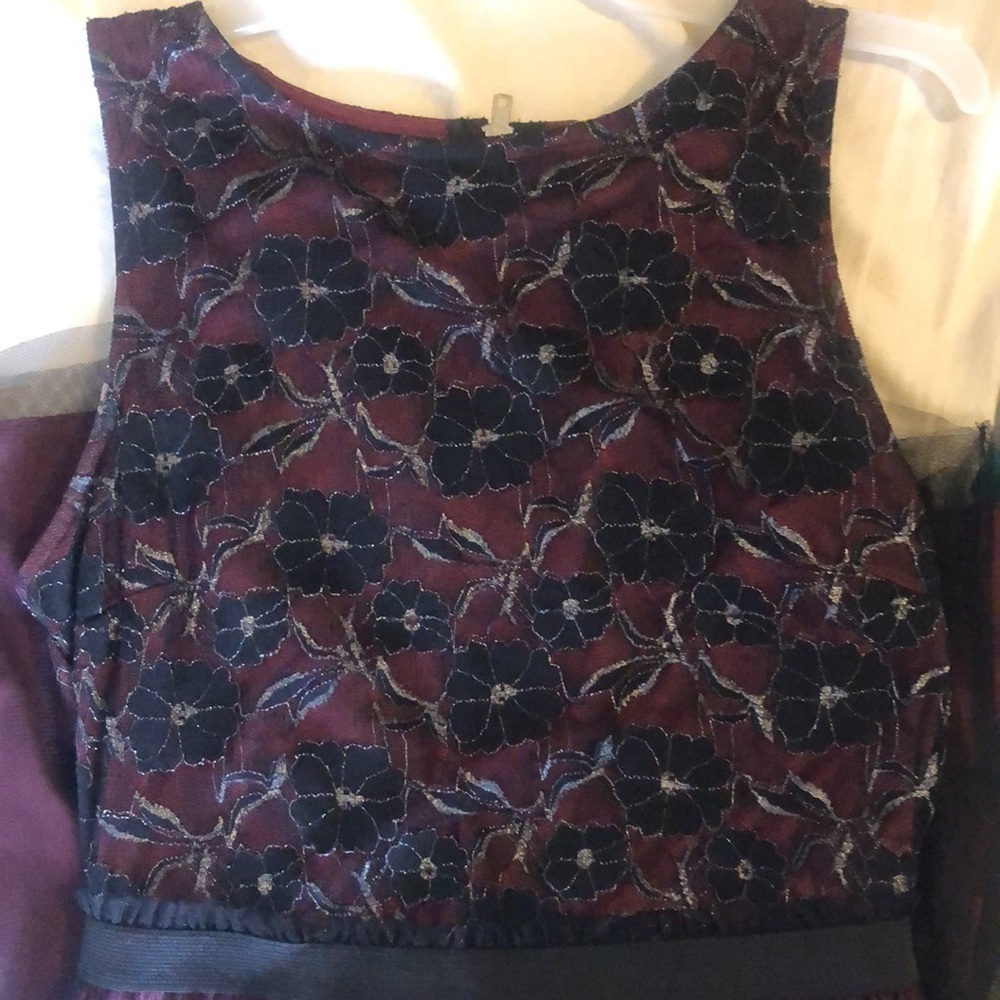 Black And Maroon Dress; Speechless; Size 9 - Picture 5 of 7